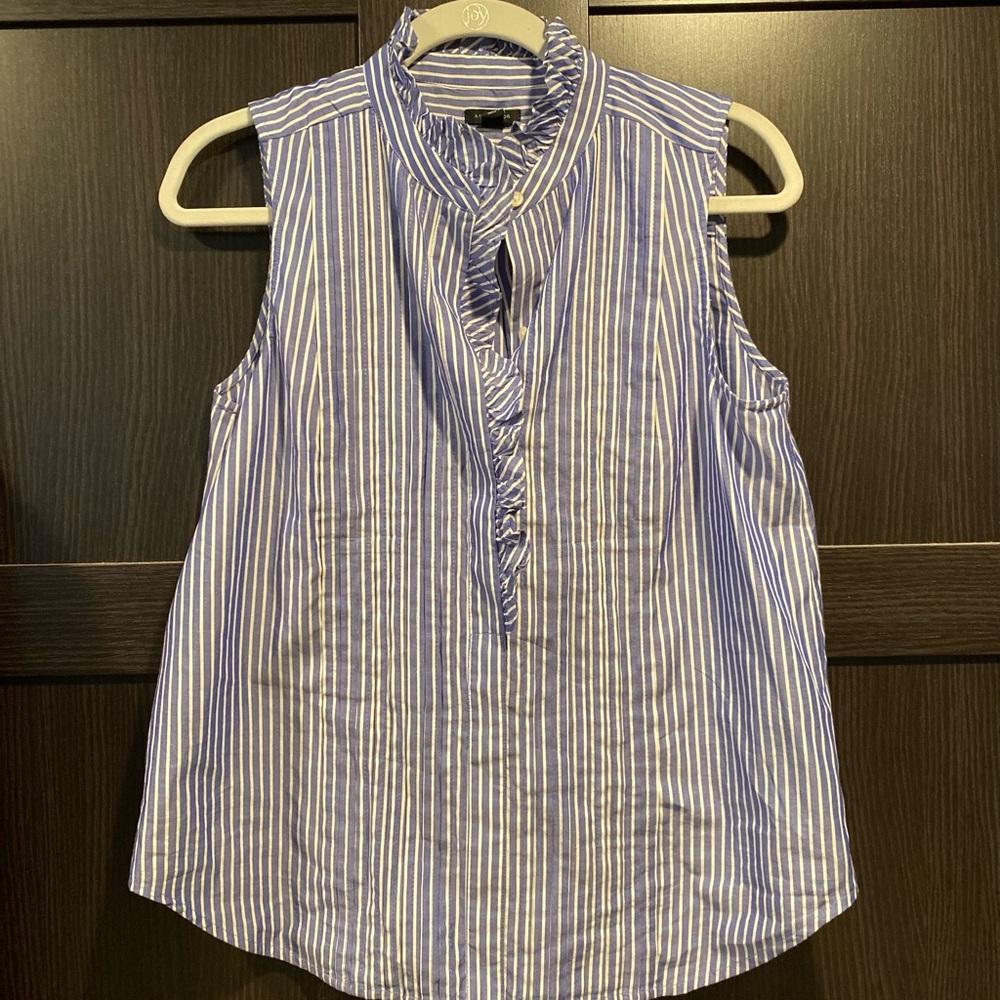 Ann Taylor no-sleeve shirt